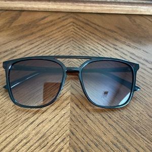 Women’s tortoise shell sunglasses from Banana Republic
